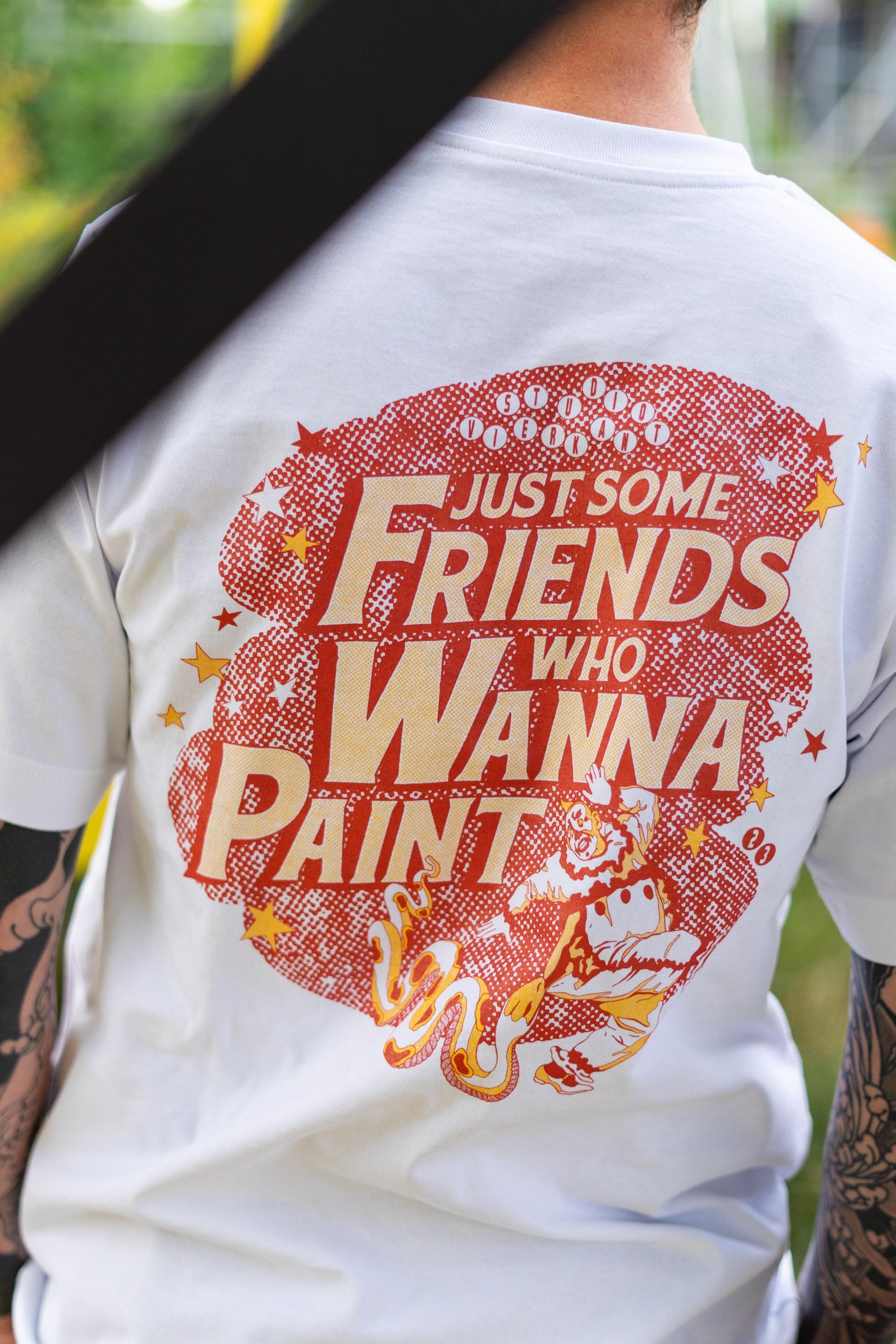 Just some friends who wanna paint — T-Shirt
