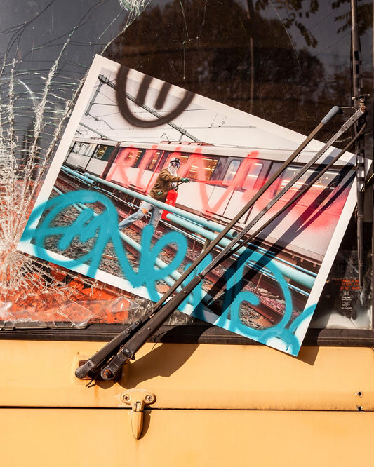 Gentle People Tour / 1UP & OLF – Special Edition »Fire Extinguisher Sydney Metro«